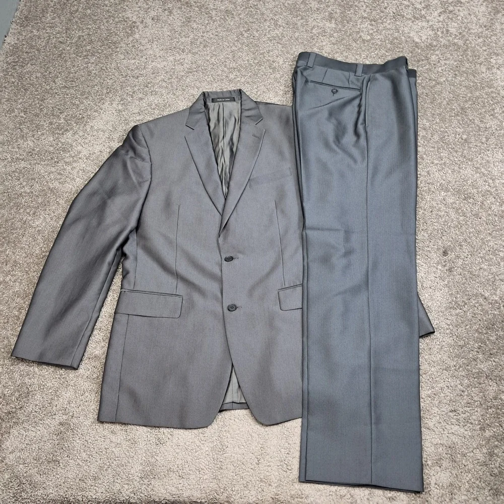 Calvin Klein Mens 2 Piece Suit 38L 30x32 Sharkskin Gray Herringbone Blazer Pant